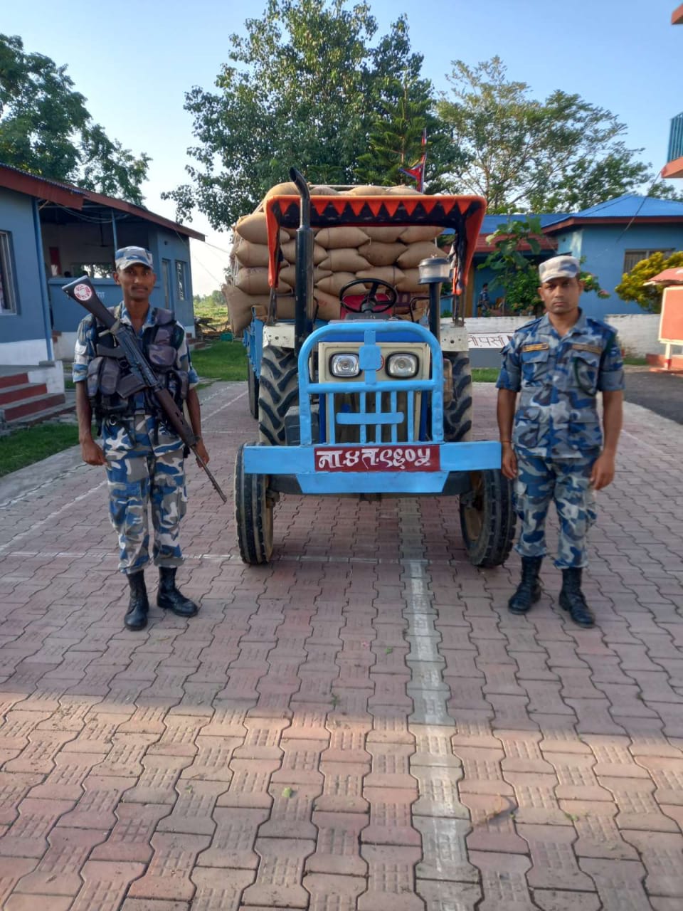 सशस्त्र प्रहरी गुल्म अलौद्वारा ५०५० केजी तस्करी धान बरामद