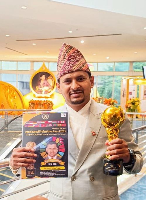 ऋत एकेडेमीका प्राचार्य तथा हिसान बागमतीका वरिष्ठ उपाध्यक्ष आनन्द यादवलाई थाईल्याण्डमा आइपीएम पुरस्कार