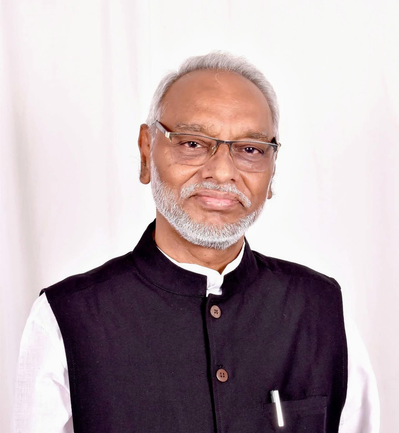 राष्ट्रिय मुक्ति पार्टीको पदाधिकारी र सदस्य चयन : अध्यक्ष १, वरिष्ठ उपाध्यक्ष ३ र महासचिव ५ जना (सूचीसहित)