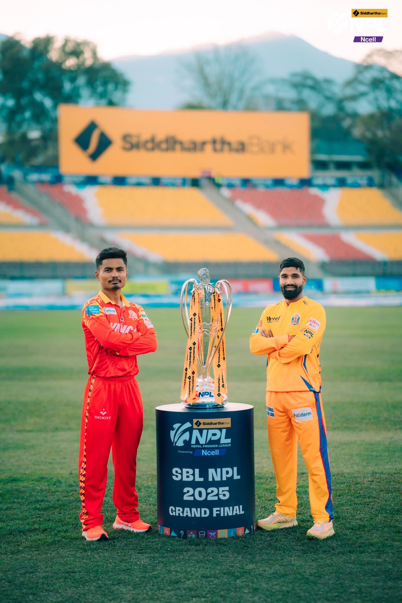 नेपाल प्रिमियर लिग (एनपीएल) सिजन–२ को फाइनलअघि ट्रफीसँग फाइनलिष्ट दुई कप्तान